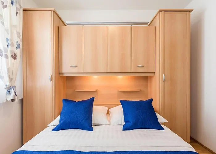 Blue Lagoon St - One Bedroom *