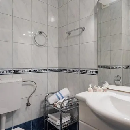 Blue Lagoon St - One Bedroom Daire Split